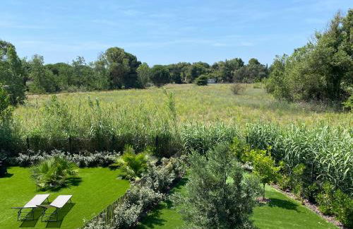T2 climatise 4 pers avec terrasse vue campagne piscine et parking V0773 - Foto 13