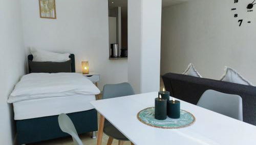 Charming Old Town Apartments - Photo 2