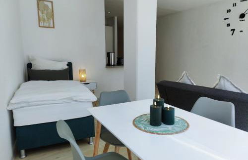 Charming Old Town Apartments - Photo 2