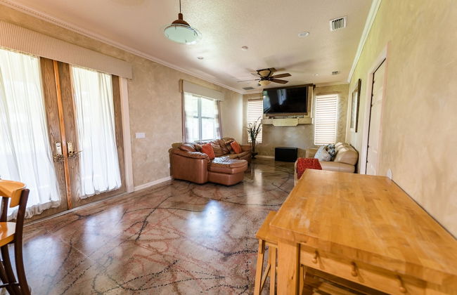 Chic Renovated Oasis: Disney & Universal Nearby 4 Bedroom Home by RedAwning - Foto 18