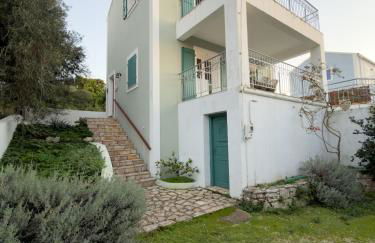 Regina Villa - Photo 37