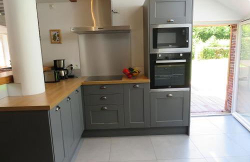 Maison chaleureuse en forêt du Perche avec cheminée, jeux pour enfants et grand jardin - FR-1-581-51 - Foto 12