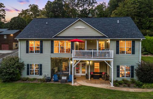 LKJ - Lakefront Home, Hot tub, Fire Pit, Games and Movie Room! - Foto 80