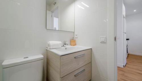 Elegancia con parking para 4, vive La Latina - Photo 4