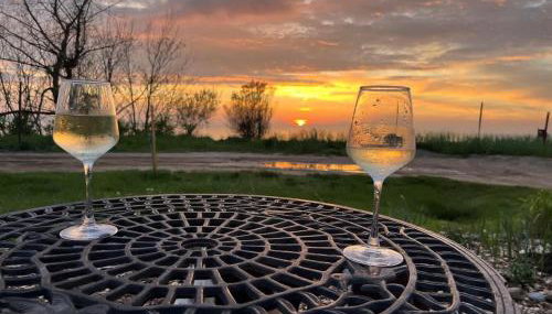 Beachfront Haven - Sunset Views - Hot Tub - BBQ - Family Friendly - Foto 4