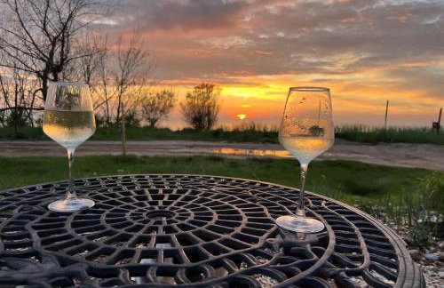 Beachfront Haven - Sunset Views - Hot Tub - BBQ - Family Friendly - Foto 4