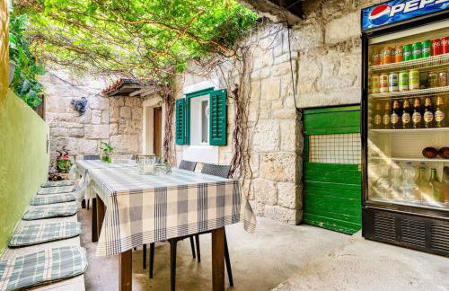 Old Stone House with private Swimming Pool - Photo 2