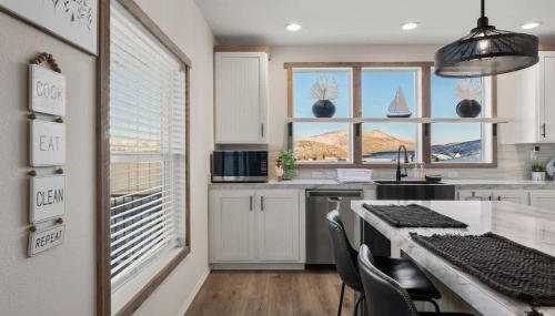 New Bear Lake Home with Beautiful Fall Views - Foto 3