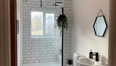 Homely flat just off Leigh Broadway - Foto 3