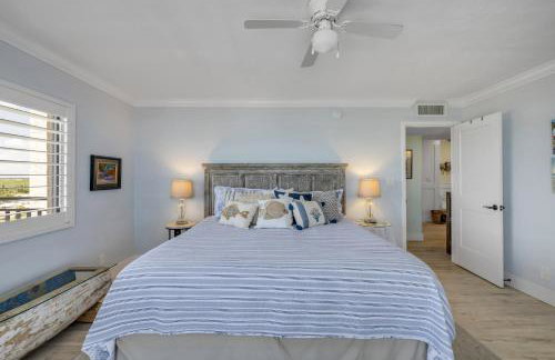 New dog-friendly Listing! Updated direct oceanfront with spacious balcony and heated pool - Foto 29