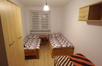 Apartament JUKI 2, obok Katowice Wynajem na doby, krótkoterminowy, 2 pokoje, możliwość dodatkowych dwóch osób na rogówce w salonie za dodatkową opłatą, 37m2,- po kapitalnym remoncie, Wifi - Foto 3