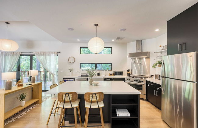 Mill Creek by Avantstay Modern Design, Patio, Hot Tub - Foto 12