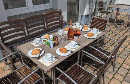 FeWo Urban Gotha - Apartment Orangerie - Am Schlosspark- Parken an der der Tür- Barrierefrei, 900 Meter zum Bahnhof - Wallbox - Foto 9