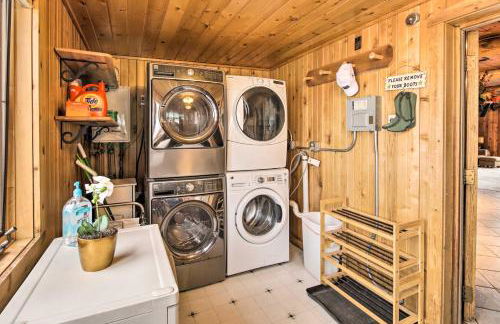 A-Frame Home with Breathtaking Views and Hot Tub! - Foto 12