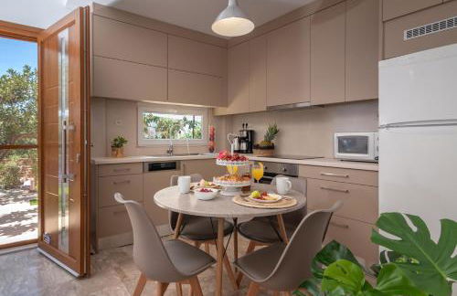 Casa EleMar Villa with Private Yard - Photo 22