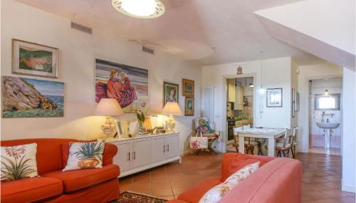 Beautiful Apartment In Casteldimezzo - Photo 3