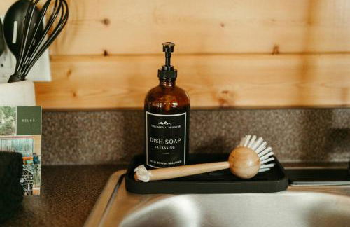 The SKI HAUS A Montana Tiny Cabin Forest Retreat - Foto 31