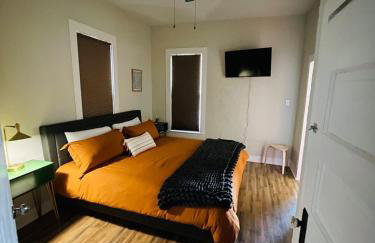 The Eastsider near Frost Bank Center Alamodome Convention Center and more - Foto 34