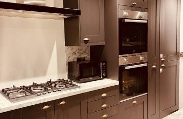 Stylish & Spacious Victorian Home near Severn Valley Railway & Safari Park - Foto 4