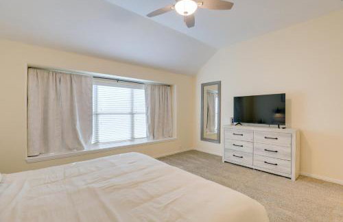 6 Mi to Dtwn Mansfield! Family Getaway with Patio - Foto 10