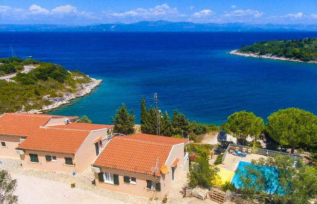 Dolphin Studio Swimming Pool Walk to Beach Sea Views A C Wifi Car Not Required - 559 - Foto 11