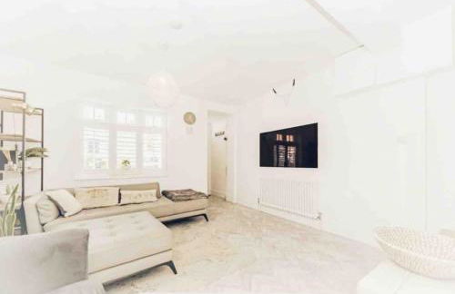 Teddington terraced cottage 3 floors, 3 bedrooms - Foto 29