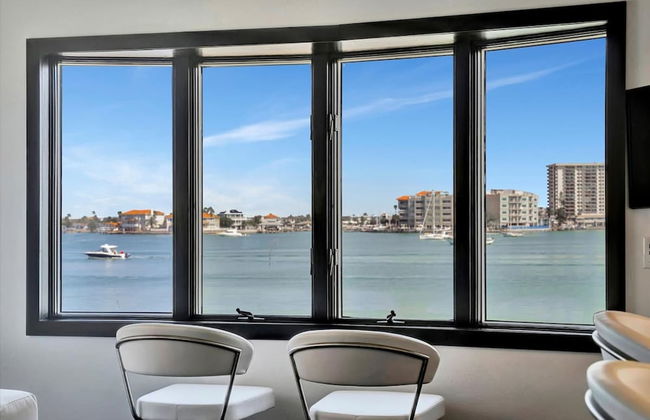 The Aura a Luxury Waterview Condo Heated Pool - Foto 3