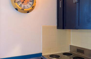 Vintage Lovers` Cabin with Jacuzzi & Lake Access - Foto 29