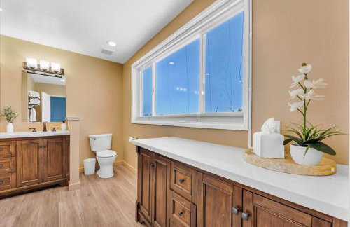 3BR Reno Retreat · Swim Spa & Spring Sunshine - Foto 20