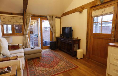 Rushmoor Retreat, Cosy with Outdoor Pizza Oven - Photo 48