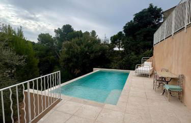Charmant T2 avec terrasse, piscine et jardin - Foto 19