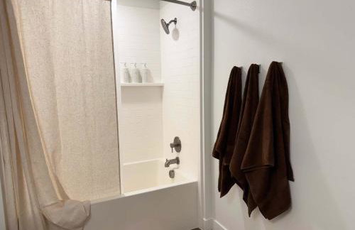 Modern Retreat 10 Min from Disneyland With Pool & Gym - Foto 7