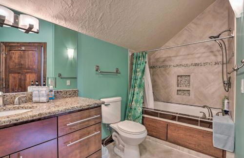 Boat Dock and Kayaks Luxury Lake of the Ozarks Home - Foto 17