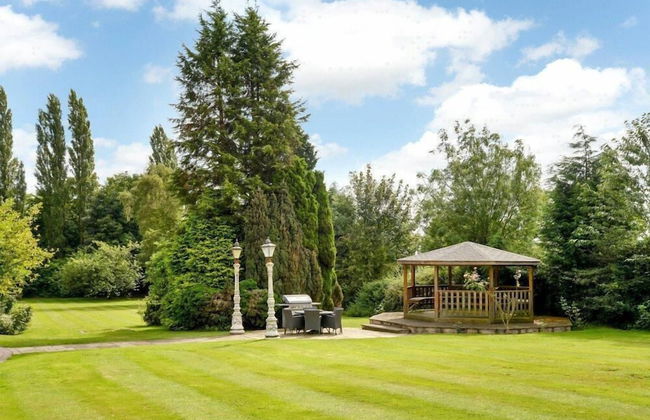 Peak Manor - Photo 15