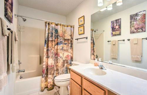 1 Mi to Marina Lake Toxaway Cabin with Fire Pit - Foto 19