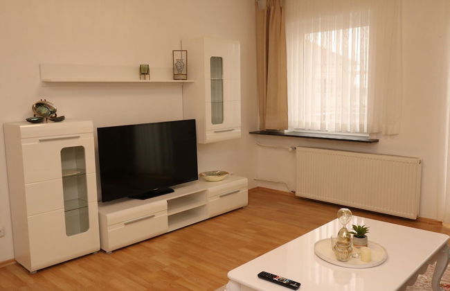 Stylish Apartment With Terrace - Photo 17