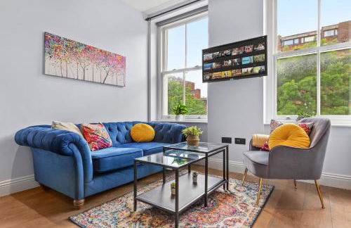 Westminster 2 Bedroom apartment with AC sleeps 5 - Photo 1