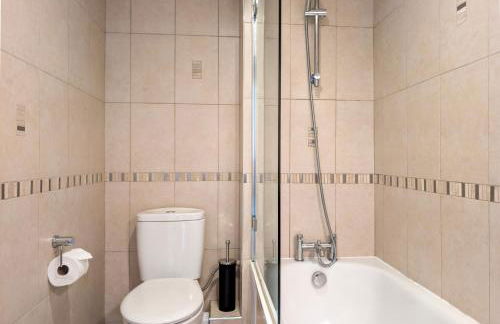 Comfy & Convenient 1-Bed Flat in Quiet Maida Vale - Photo 36