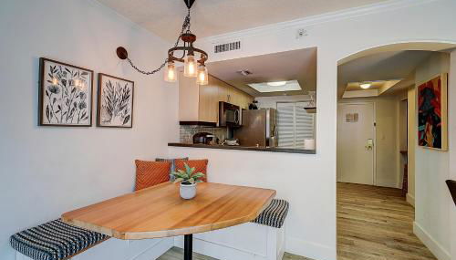 Cute 1 bedroom unit located in Condo Hotel in the heart of Coconut Grove Free Parking - Foto 3