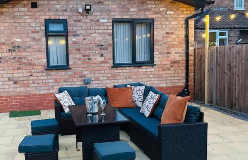 Heartland House, 7 Spacious Bedrooms Sleeps 4 plus, near NEC, JLR,BHX - Foto 41