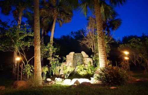 JUPITER WATERFALLS - NEWLY UPDATED - TIKI HUT, FIRE PIT, KITCHEN, POOL HEATER and MORE - Photo 10