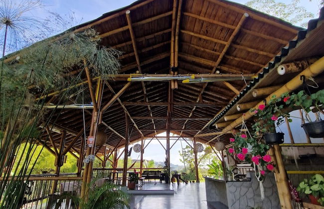 Bhutan Filandia - Photo 1