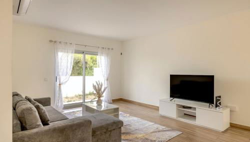 Bright & Airy 3BR Spacious Villa - Photo 4