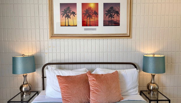 Bright Kalakauan Apartment 1 Bedroom Condo by RedAwning - Foto 4, Habitación