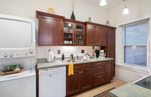 Vibrant Home: Historic Charm Perfect Location - Foto 15