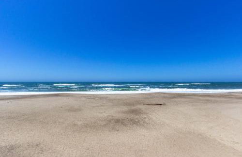 Bright Beach Town Bungalow - Foto 3