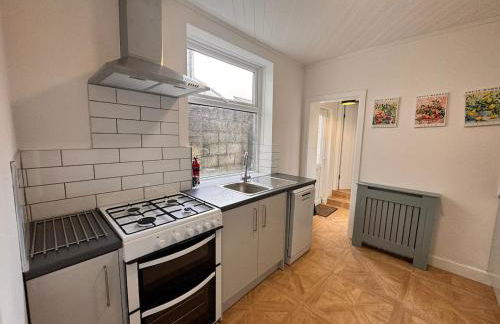 Large New 5 Bedroom 2 Bathroom House in Central Southampton - Free Parking - Foto 25