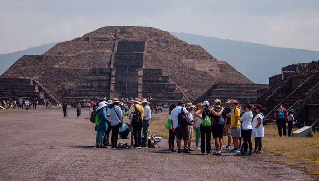 Caminaremos por la Calzada de los Muertos
