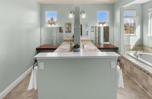 Game Lovers Retreat, spacious 4000 sqft Getaway - Foto 27