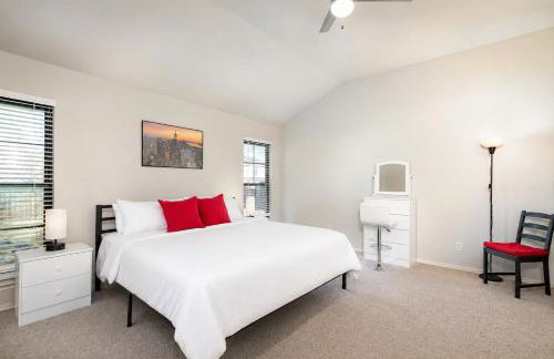 Modern Elegance Prime Location in Carrollton - Foto 9